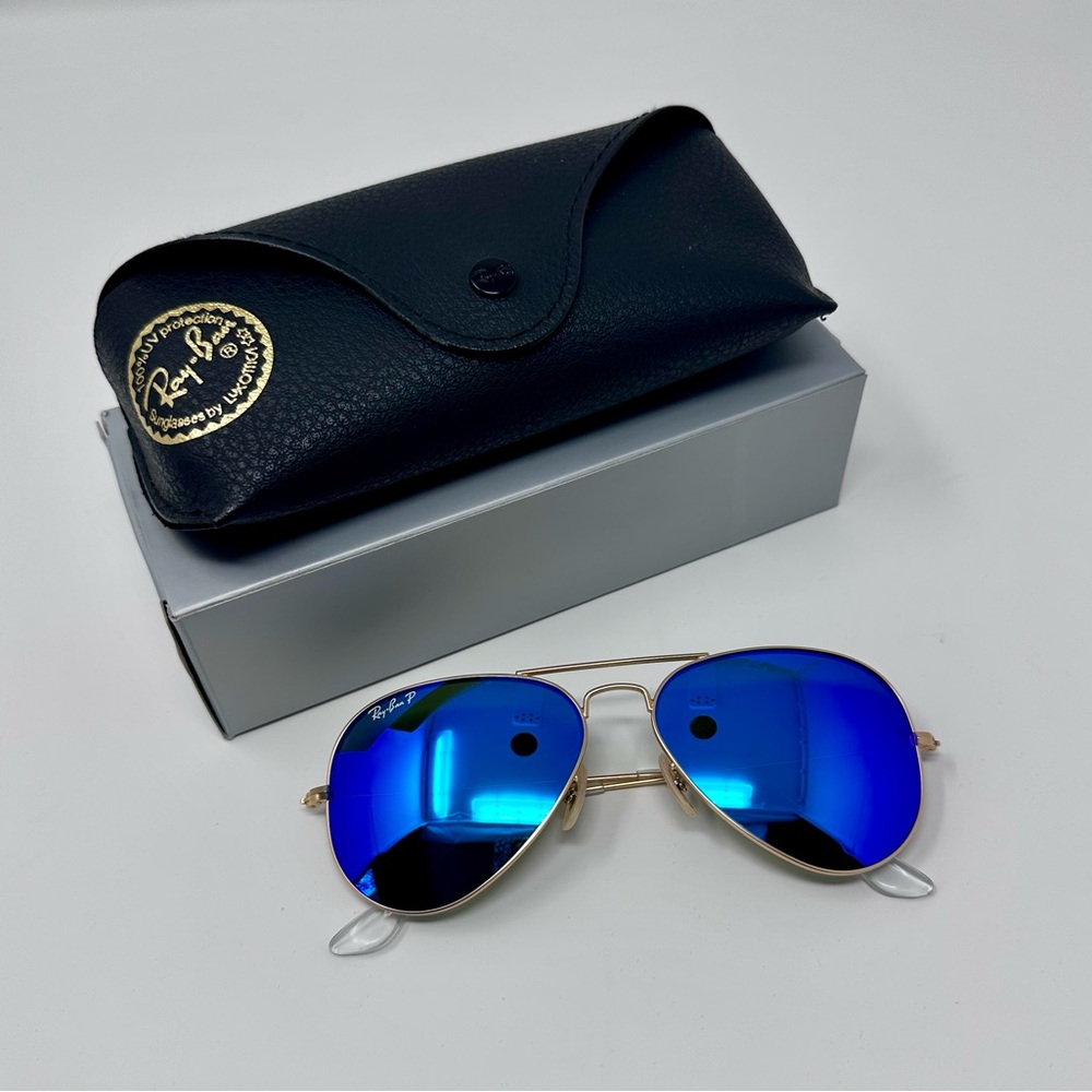 Ray-Ban Orb3025 Classic Polarized Aviator Sunglasses